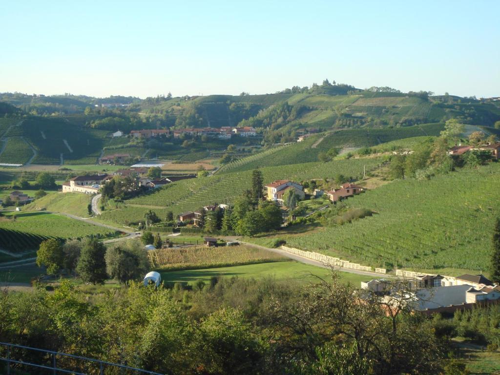 Agriturismo Cascina Vrona Vila Monteu Roero Exterior foto