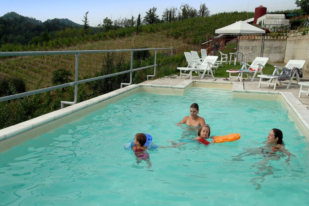 Agriturismo Cascina Vrona Vila Monteu Roero Exterior foto
